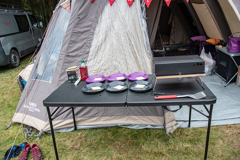 Outwell Claros L najleprzy duży stół turystyczny gratis 4 krzesła
