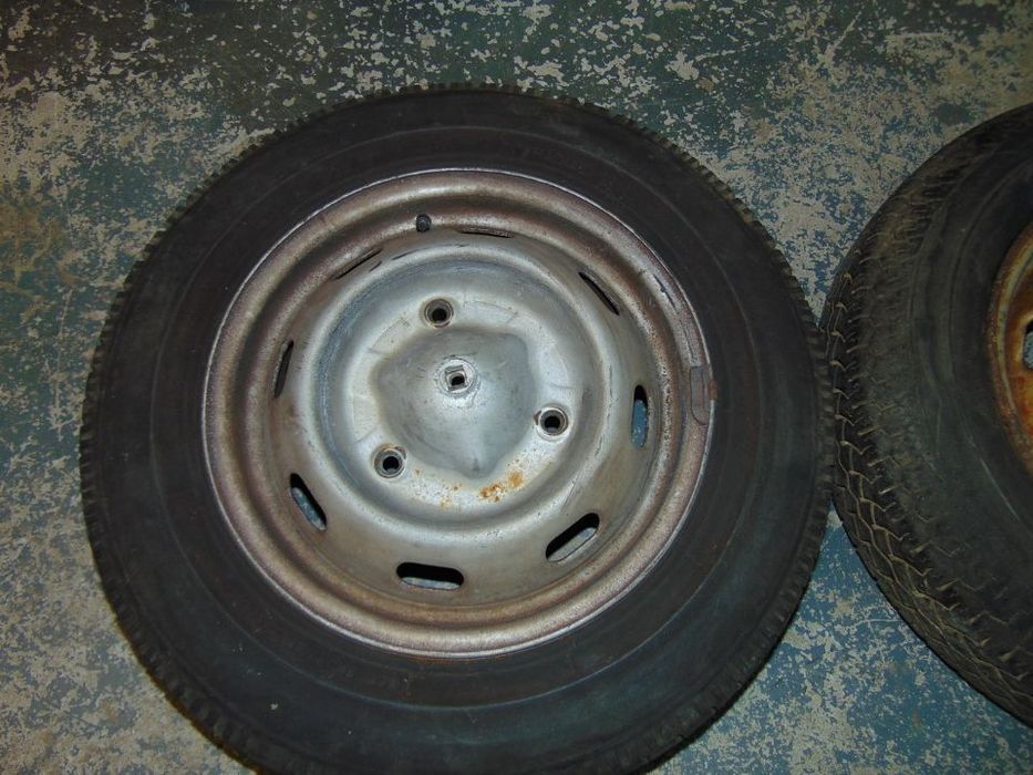 Renault 16 jantes de ferro com pneus