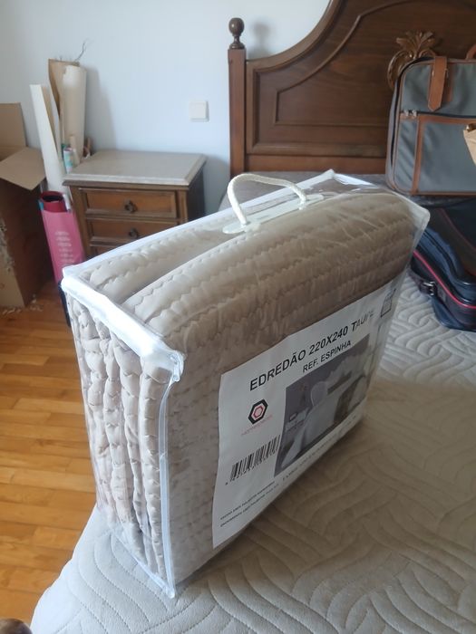 Edredão novo 220x240cm