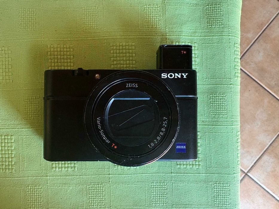 Sony RX 100 IV + bolsa + bateria extra