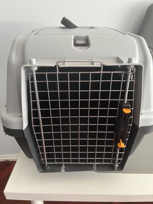 Transportadora rígida para cães e gatos