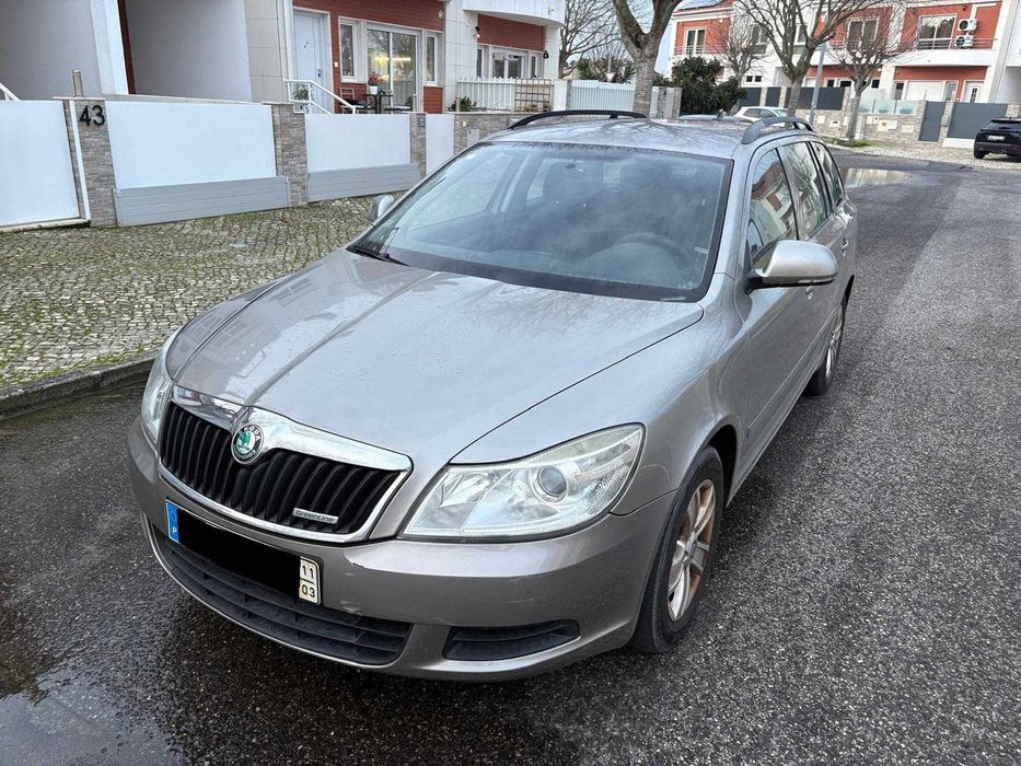 Skoda Octavia Break 1.6 TDi Greenline Conforto | Financiamento disponível