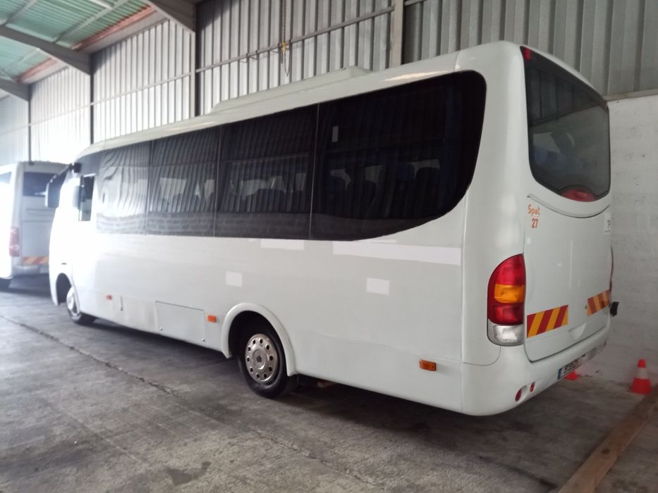 Mini bus Iveco 27 lugares