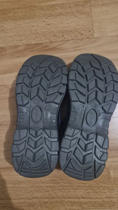 Продам рабочие ботинки