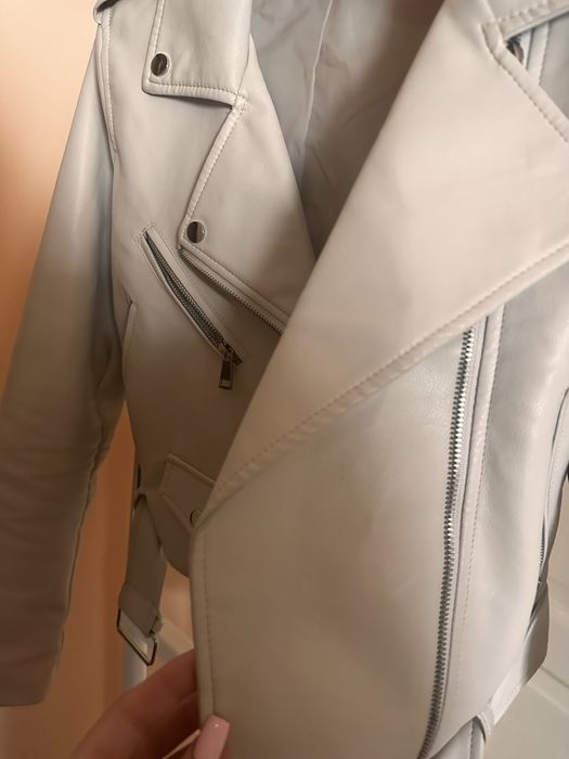 Косуха куртка stradivarius