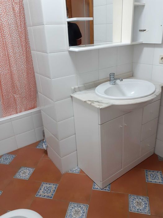 Aluga-se quarto suíte próximo do Hospital Magalhães Lemos