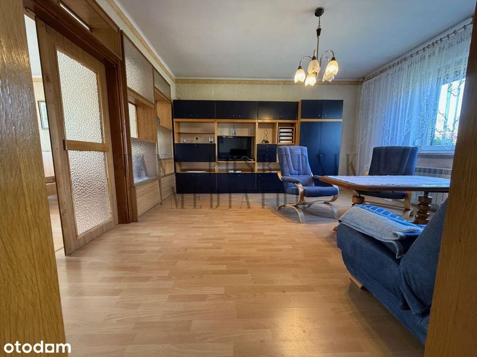 Funkcjonalny dom z dużą działką, gotowy do zamiesz