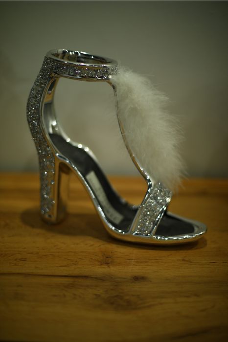 Декоративний босоніжок з кераміки