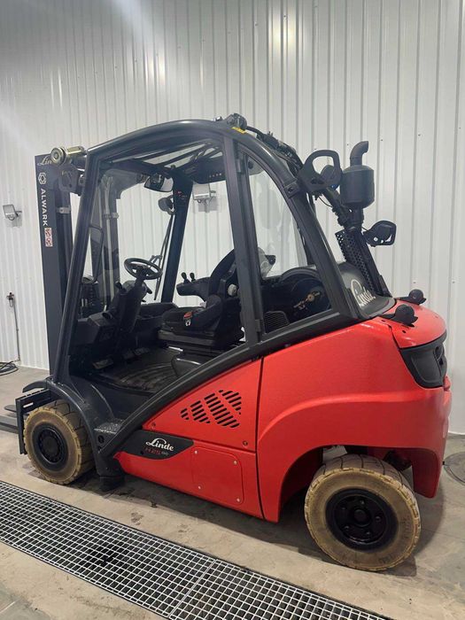 Газовий навантажувач Linde H25T - вантажопідйомність – 2500 кг