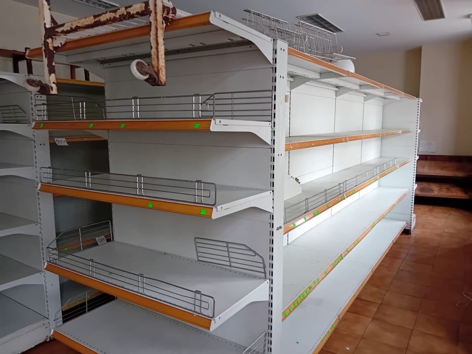 Diversas peças de minimercado