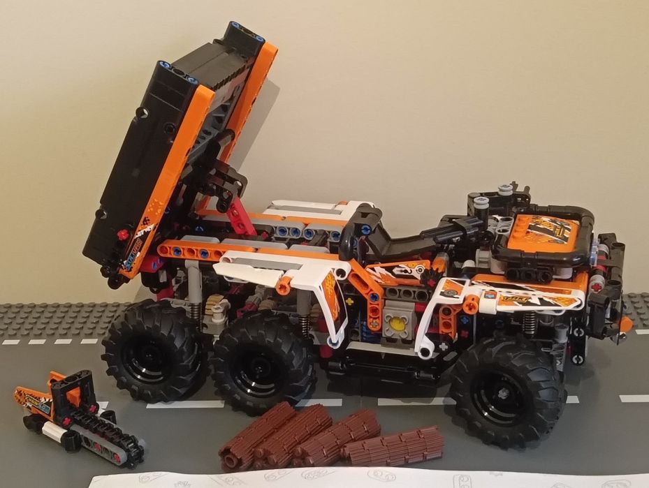 Lego Technic   All- Terrain Vehicle - 42139