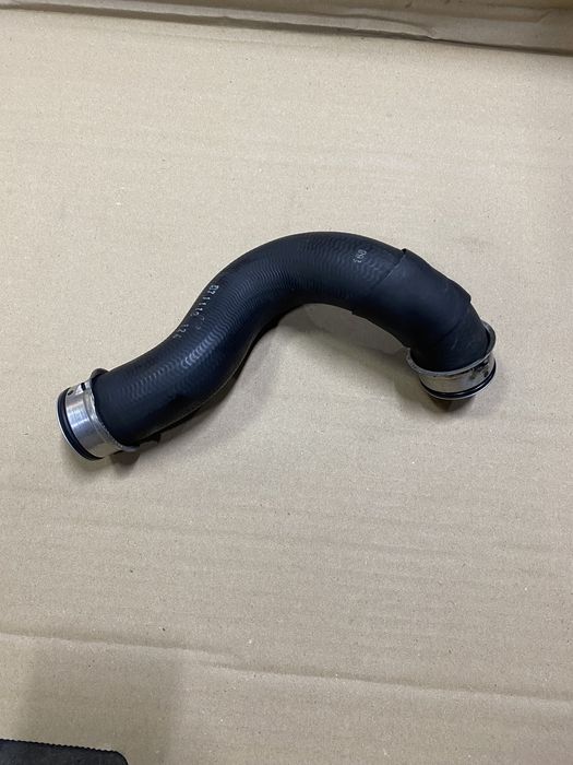 Патрубок верхній радіатора охолодження Mercedes w221