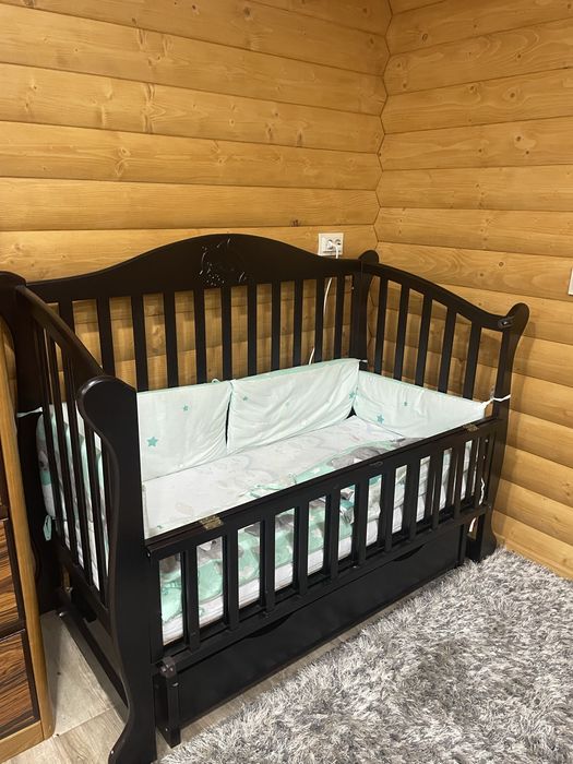 Продам детскую кроватку б/у с матрасиком