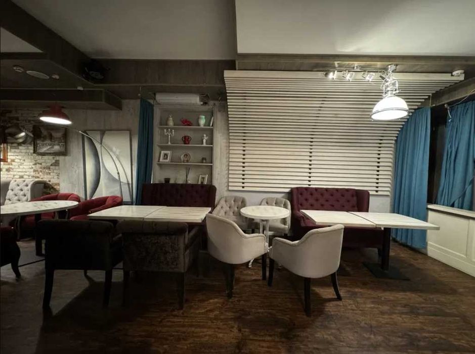 Фасадне приміщення 320 кв.м, літня Тераса, Центр, Саксаганского 129