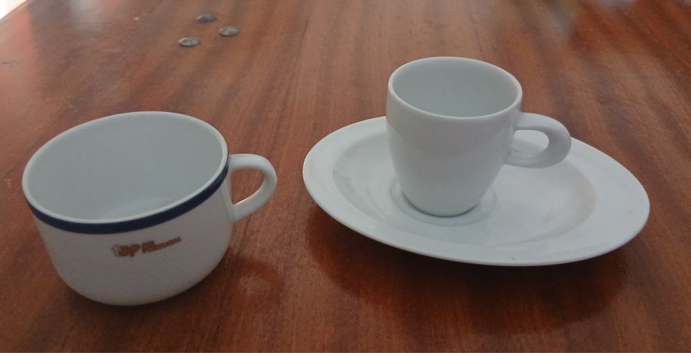 Chávenas e pires café