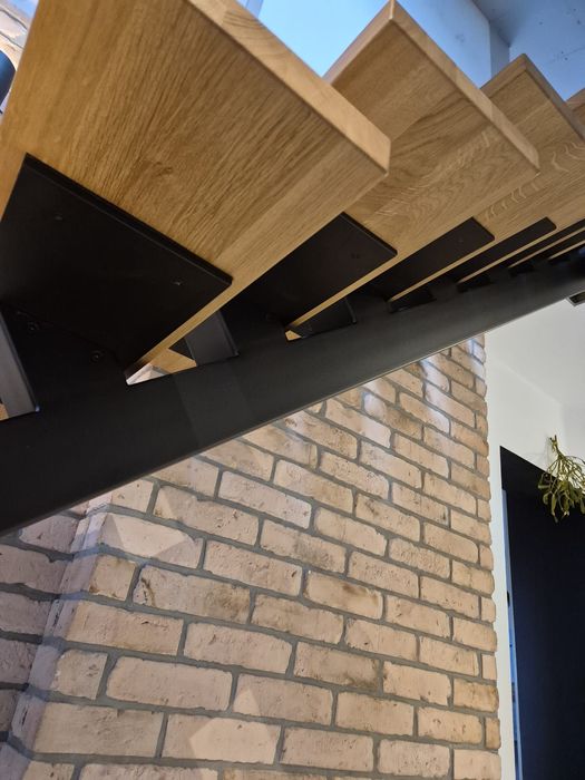 Schody metalowe wewnętrzne- nowoczesny design, wysoka jakoś