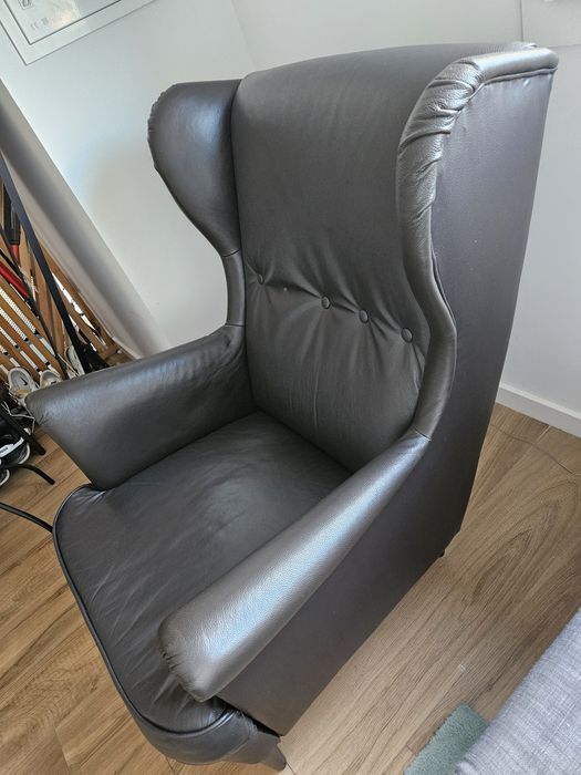 Poltrona ikea castanho escuro /couro sintético