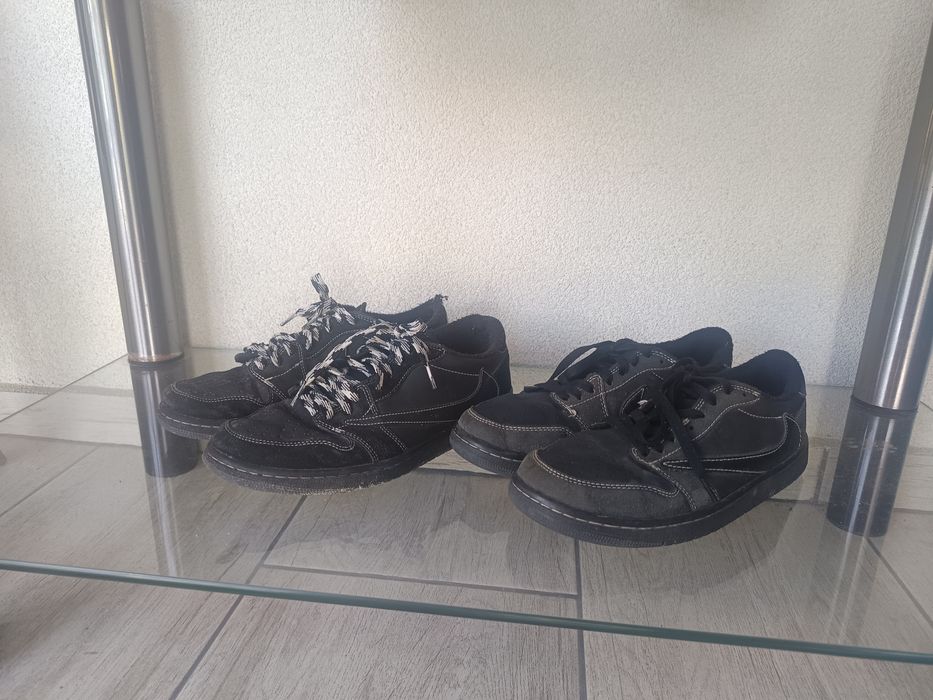 2 pary Jordan 1 Travis Scott