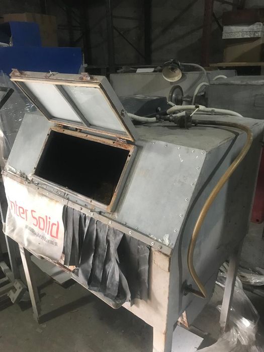 Піскоструйна камера для ручної обробки