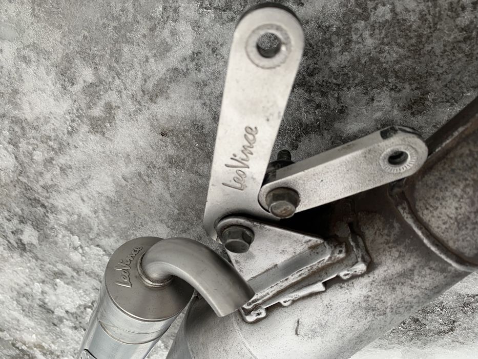 Продам резонатр саксофон Leovince TT