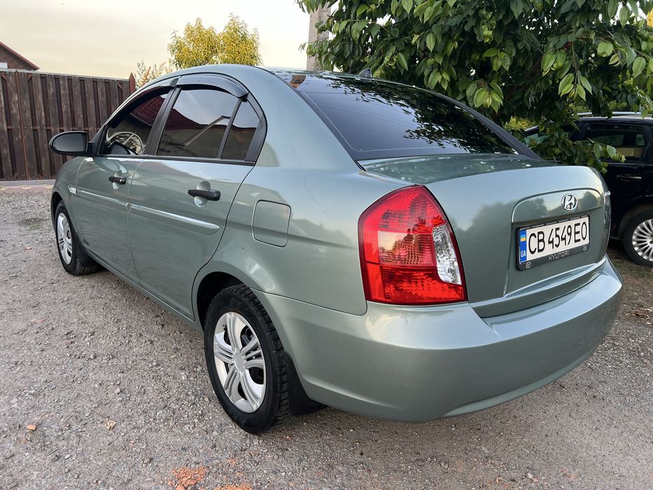 HYUNDAI       Accent