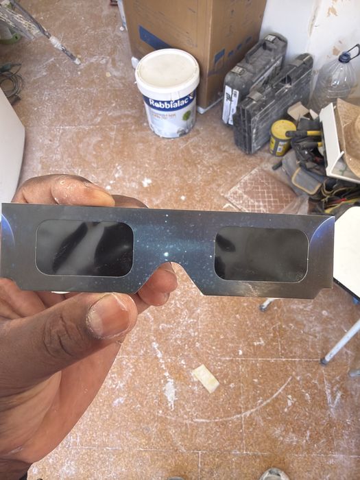 Oculos eclips solar