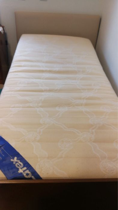 Cama articulada com colchao