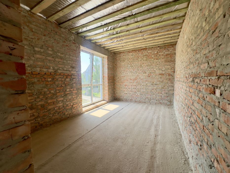 ПРОДАЖ котеджу з просторою ділянкою 4,5 сот