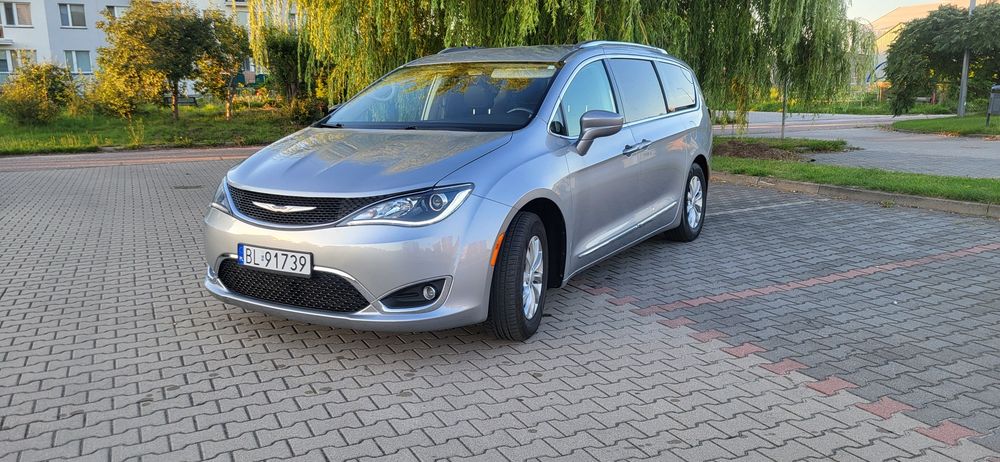 Chrysler Pacifica Touring L Plus 2018 rok 114 tys. KM , doinwestowane bez wkładu