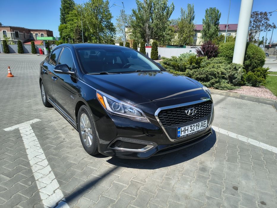 Hyundai Sonata hybrid
