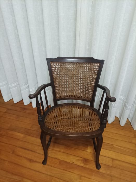 Cadeirão antigo restaurado estilo inglês em madeira de mogno