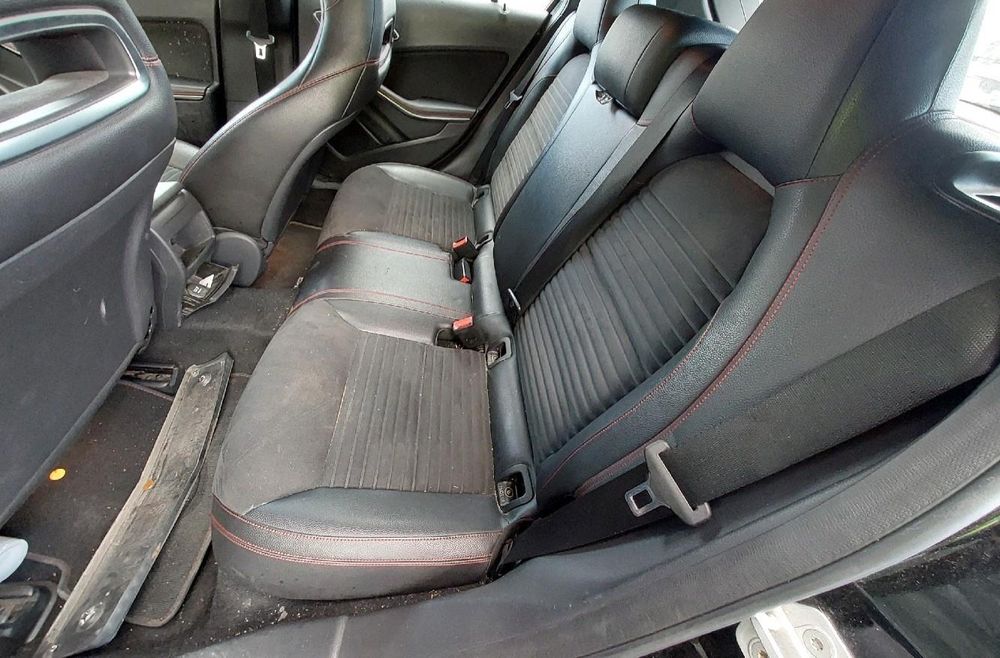 MERCEDES A180 2014 122cv 1.6 facil reparação (salvado)