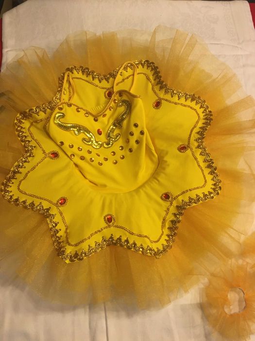 Fatos de bailarina novos, 8 e 11 anos (aproximado)