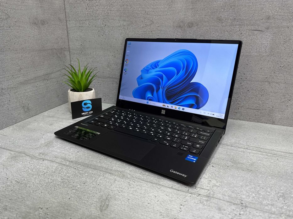 Сенсорний ноутбук Gateway GWTC51427-BK/i5-1235u/512gb ssd