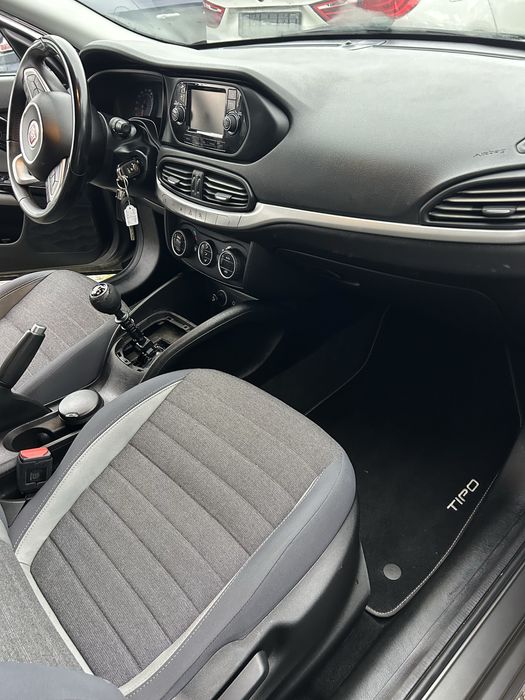 Fiat Tipo Lounge 1.4 Sedan