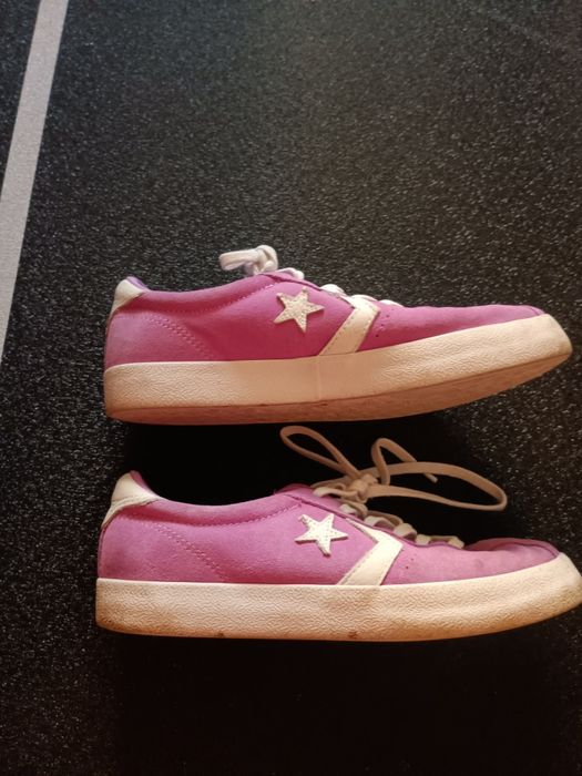 Tênis lilás Converse