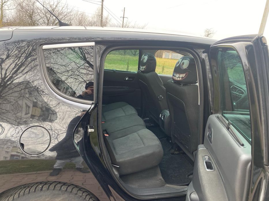 Пежо 3008 1.6 дизель робот стан відміний, замінене повністю щеплення