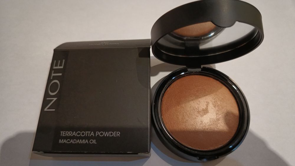 Note tereacota puder honey warm 02 z olejkiem macadamia