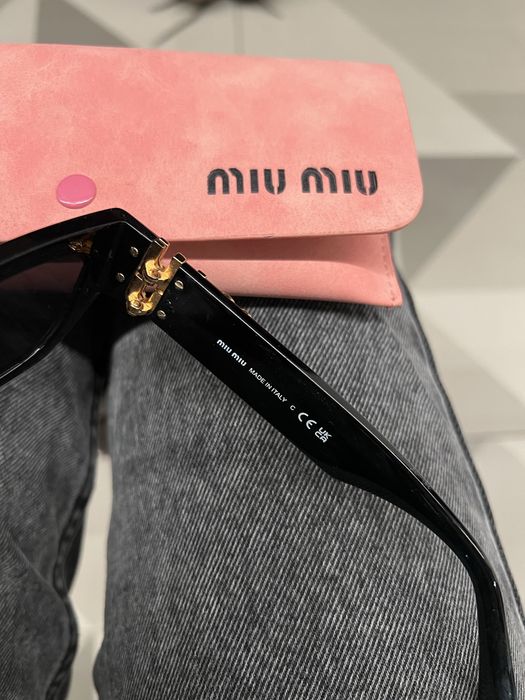 Okulary Miu Miu przeciwsloneczne z etui
