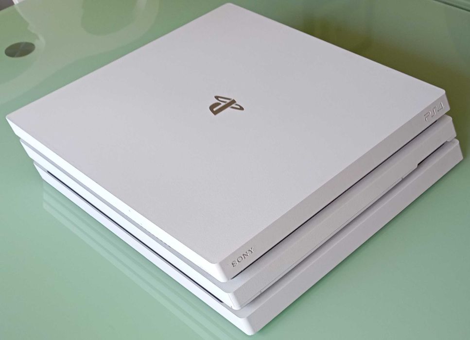 PlayStation PRO 1TB + Controller64752417014785121