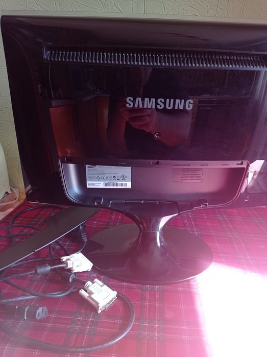 Монитор 22" Samsung Sync Master T220 в полном комплекте (DVI, VGA)