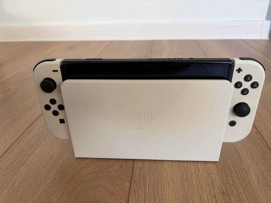 Nintendo Switch OLED + GRA + ETUI