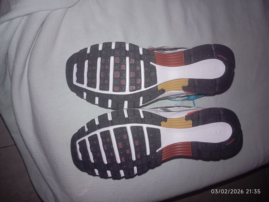 Tênis Nike novos e new balance 740