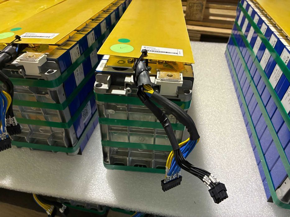 Заводська акумуляторна збірка Eve Lifepo4 105 Ah 3.2V 5.4kW 48V