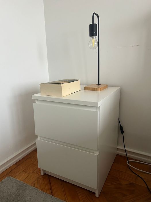 Mesinha de cabeceira linda - IKEA