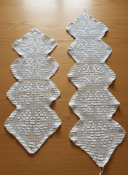 Lote 8 - Par de Corredores de Mesa em Crochet Branco Recortado