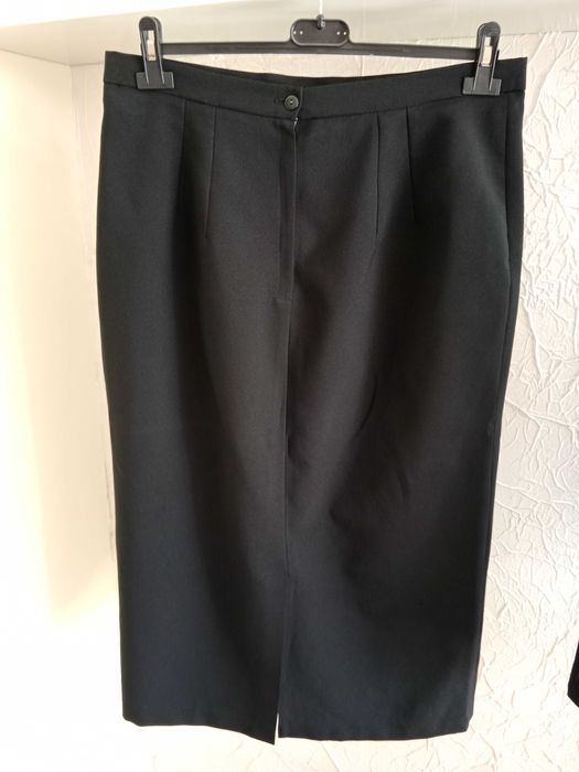Damski czarny kostium rozmiar 44