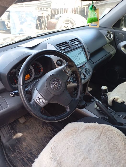 Toyota RAV 4 2008 рік