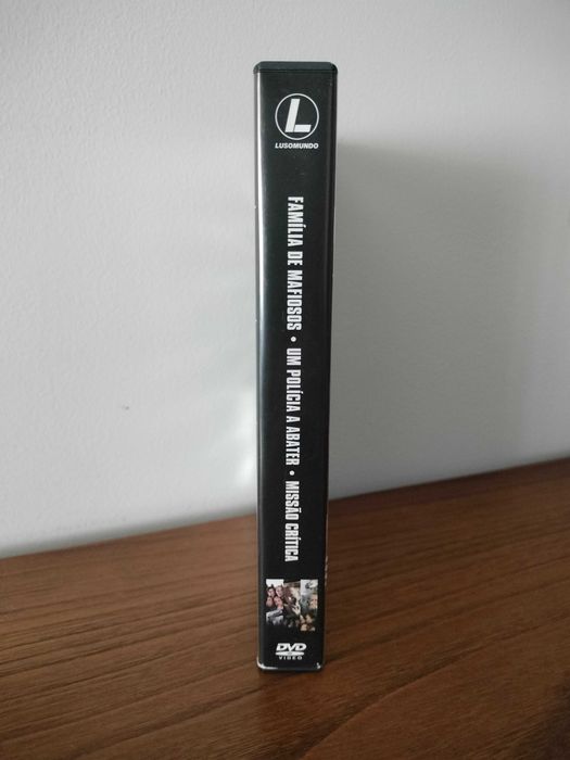 Filme DVD: Família de Mafiosos + Um Polícia a Abater + Missão Crítica