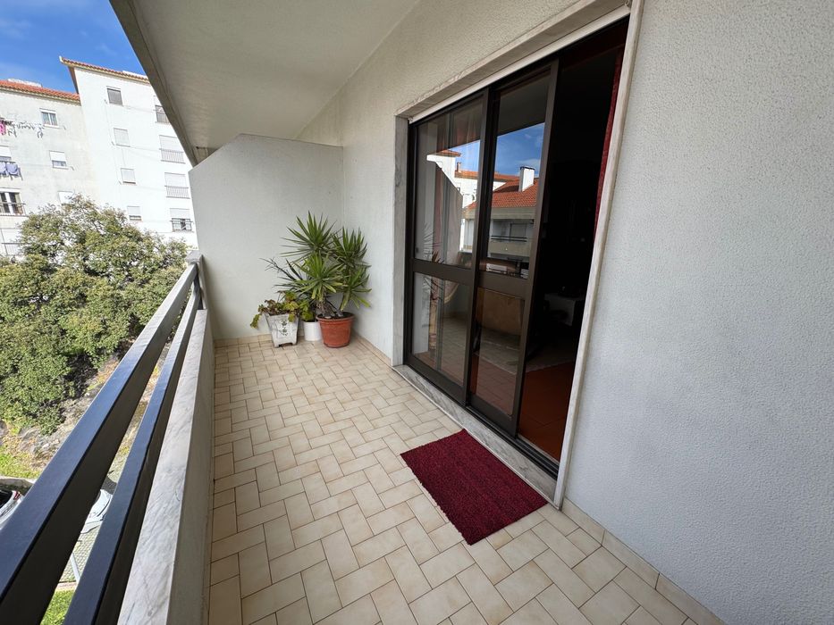 Apartamento T3 para arrendamento na Quinta do Amieiro de Baixo